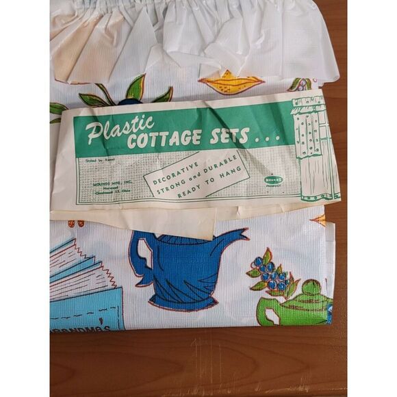 Rare Vintage Plastic Cottage Curtains - Picture 2 of 6